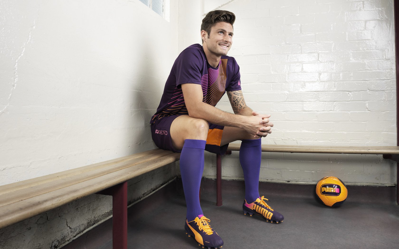 伊朗足球队自带暖炉进场，成冬奥最“热”球队